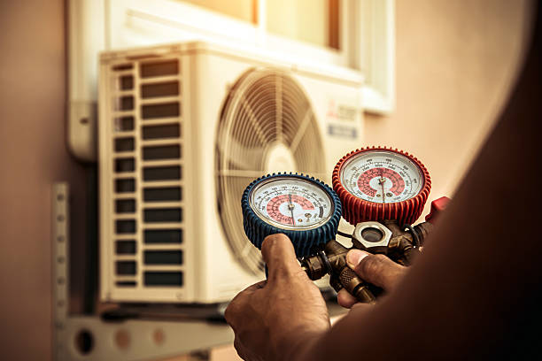 Professional Hvac Maintenance technician working in Mendota, CA